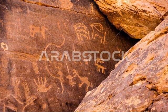 Graffiti Rock (Musayqirah Petroglyphs, Qaryat al Asba), Riyadh Province, Saudi Arabia
