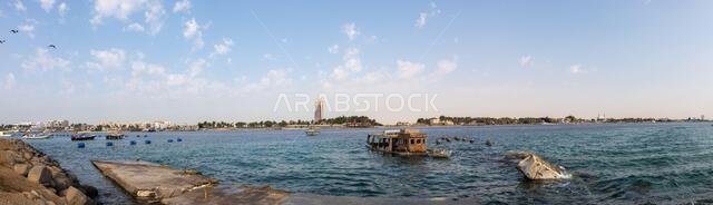 قارب غارق في البحر الأحمر، جدة، المملكة العربية السعودية، برج قيد الإنشاء