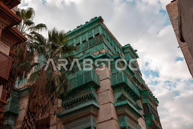 جدة القديمة، حي تاريخي في مدينة جدة، تحت سماء ملبدة بالغيوم، منزل قديم. تراث سعودي. المملكة العربية السعودية