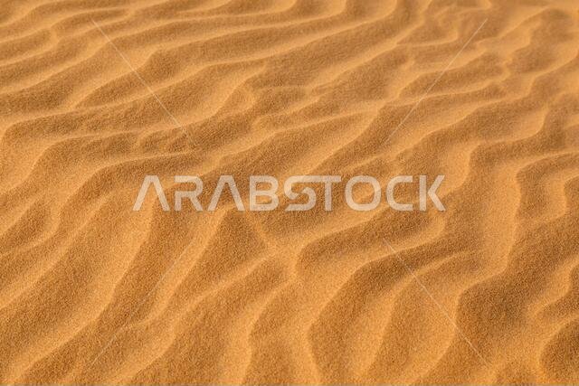 صورة مقرّبة لتكوين الكثبان الرملية الحمراء جنوب الرياض في المملكة العربية السعودية
