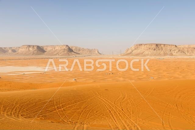 كثبان رملية حمراء جميلة جنوب الرياض في المملكة العربية السعودية