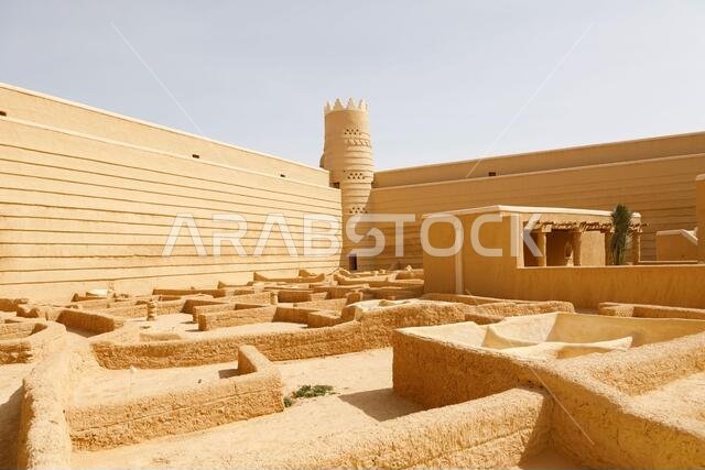 قلعة تاريخية في الرغبة بالمملكة العربية السعودية. وتخضع القلعة حالياً لعملية ترميم واسعة النطاق.