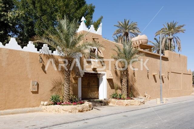 الرياض، المملكة العربية السعودية، 14 فبراير 2020: باب المدخل في حي الدرعية بالحي التاريخي في الرياض بالمملكة العربية السعودية