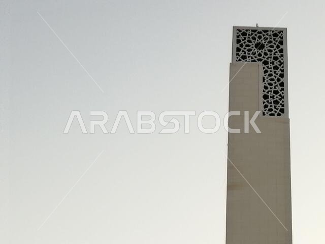 خلفية بنمط أرابيسك حديث. يرتبط هذا التصميم الجميل بالحضارة الإسلامية القديمة، ويتميز بأشكال هندسية متكررة.