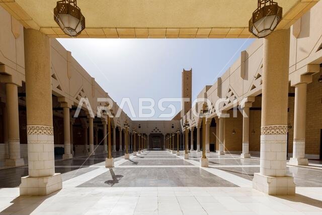 مسجد الإمام تركي بن عبد الله بالقرب من ميدان الديرة وسط مدينة الرياض في المملكة العربية السعودية