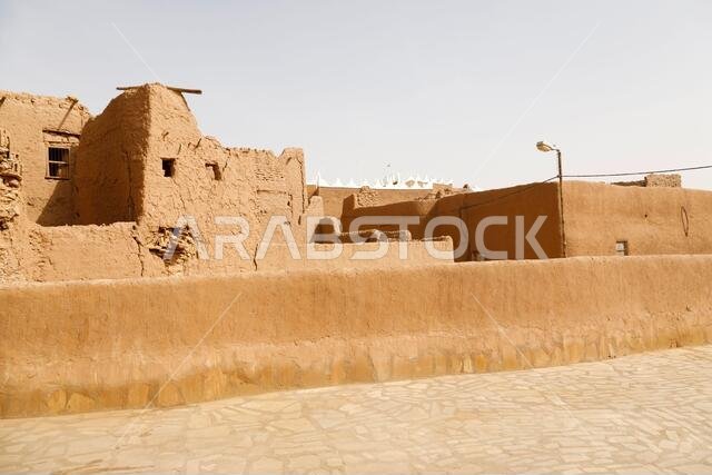 أشايجر، الرياض، المملكة العربية السعودية. قرية تقليدية مُرممة مبنية من الطوب الطيني. تُعد أشايجر إحدى القرى التراثية في المملكة العربية السعودية.