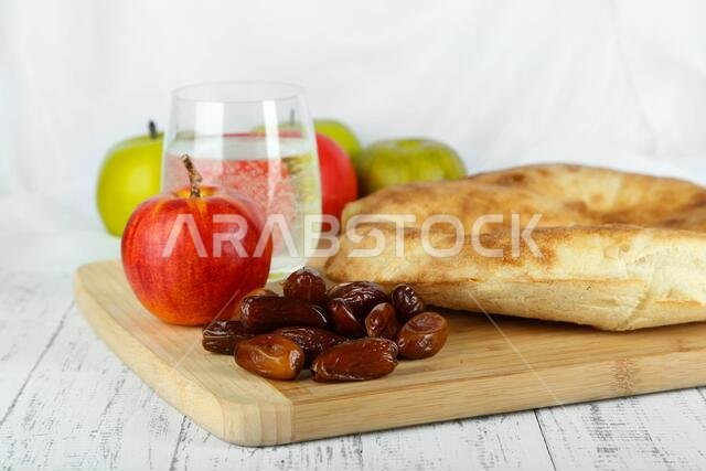 صورة توضيحية لمائدة رمضان صورة توضيحية لمائدة رمضان
