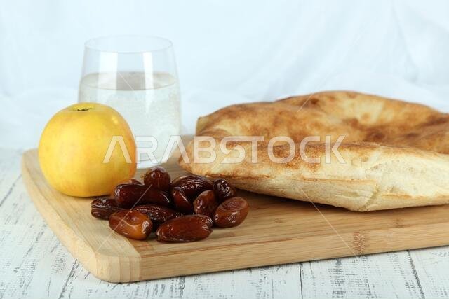 صورة توضيحية لمائدة رمضان صورة توضيحية لمائدة رمضان