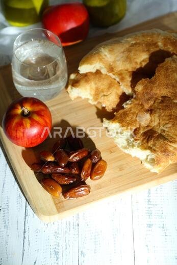صورة توضيحية لمائدة رمضان