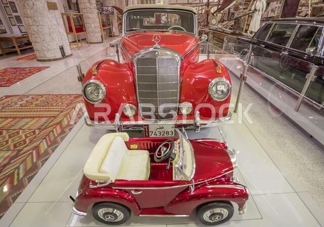 The Sheikh Faisal Bin Qassim Al Thani Museum presents the most complete collection of Qatar. Here in particular its classic cars exhibition