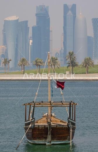 يُعد ميناء المراكب الشراعية، الواقع على الجانب الشرقي من الكورنيش، أحد المعالم الرئيسية في الدوحة، ويعرض مجموعة كاملة من القوارب التقليدية. يُعد ميناء المراكب الشراعية، الواقع على الجانب الشرقي من الكورنيش، أحد المعالم الرئيسية في الدوحة، ويعرض مجموعة كاملة من القوارب التقليدية.