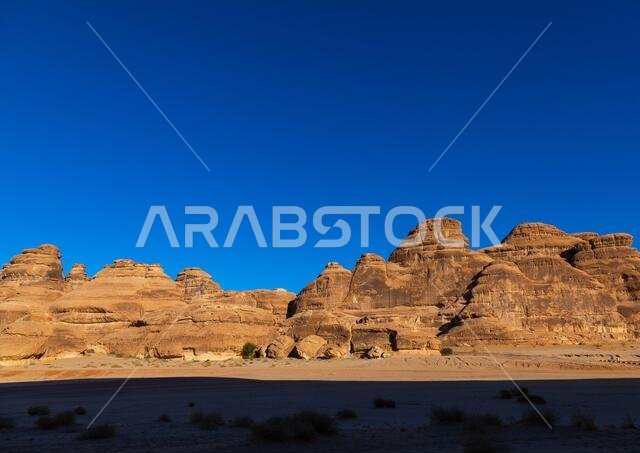 منظر طبيعي صخري لمدائن صالح، منطقة المدينة المنورة، العلا، المملكة العربية السعودية