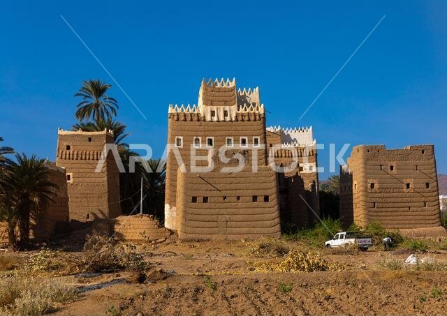 بيوت طينية تقليدية قديمة متعددة الطوابق، محافظة نجران، نجران، المملكة العربية السعودية