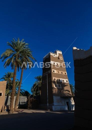 منزل طيني تقليدي قديم متعدد الطوابق، منطقة نجران، نجران، المملكة العربية السعودية