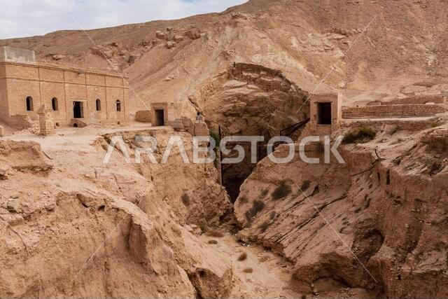 محطة تجميع ومعالجة المياه السطحية المهجورة والمتداعية في خفس دغرة، المملكة العربية السعودية