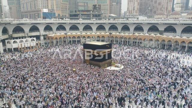 MECCA, SAUDI ARABIA, September 2016 - Muslim pilgrims from all over the world gathered to perform Umrah or Hajj at the Haram Mosque in Mecca, Saudi Ar MECCA, SAUDI ARABIA, September 2016 - Muslim pilgrims from all over the world gathered to perform Umrah or Hajj at the Haram Mosque in Mecca, Saudi Ar