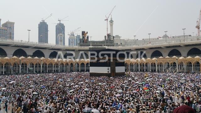 مكة المكرمة، المملكة العربية السعودية، سبتمبر 2016 - تجمع الحجاج المسلمون من جميع أنحاء العالم لأداء العمرة أو الحج في المسجد الحرام بمكة المكرمة، المملكة العربية السعودية
