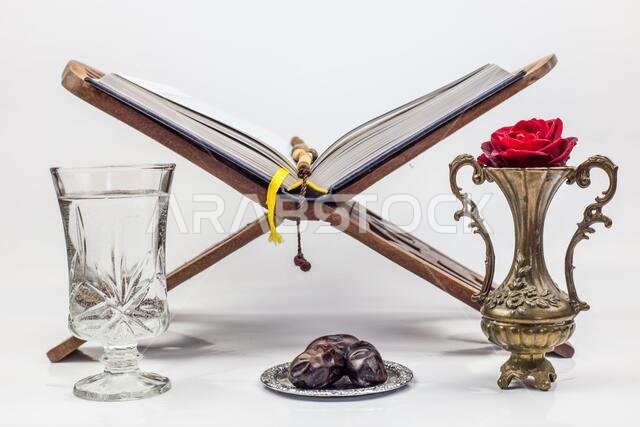 طعام رمضان، وهو طعام تقليدي من ثقافة المسلمين يُتناول في ليلة رمضان الكريم، حيث يُعبد الله ويُتناول الطعام بعد غروب الشمس خلال الشهر الفضيل.