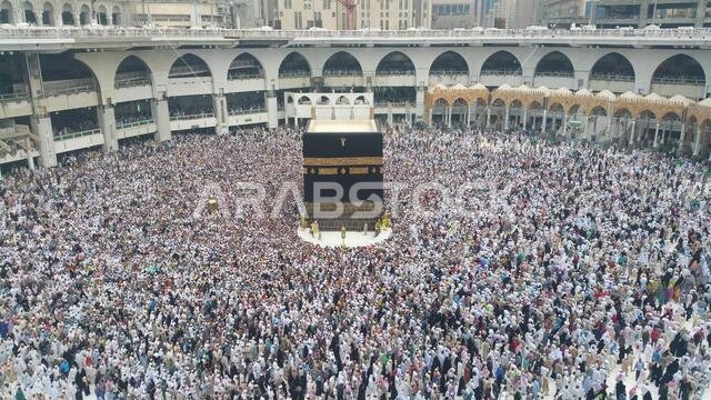 MECCA, SAUDI ARABIA, September 2016 - Muslim pilgrims from all over the world gathered to perform Umrah or Hajj at the Haram Mosque in Mecca, Saudi Ar MECCA, SAUDI ARABIA, September 2016 - Muslim pilgrims from all over the world gathered to perform Umrah or Hajj at the Haram Mosque in Mecca, Saudi Ar