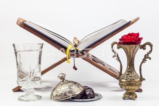 طعام رمضان، وهو طعام تقليدي من ثقافة المسلمين يُتناول في ليلة رمضان الكريم، حيث يُعبد الله ويُتناول الطعام بعد غروب الشمس خلال الشهر الفضيل.
