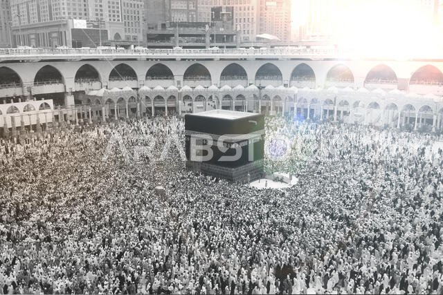 MECCA, SAUDI ARABIA, September 2016 - Muslim pilgrims from all over the world gathered to perform Umrah or Hajj at the Haram Mosque in Mecca MECCA, SAUDI ARABIA, September 2016 - Muslim pilgrims from all over the world gathered to perform Umrah or Hajj at the Haram Mosque in Mecca