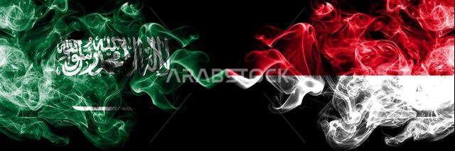 المملكة العربية السعودية ضد موناكو، أعلام موناكو الدخانية الغامضة موضوعة جنبًا إلى جنب. أعلام دخانية حريرية سميكة الألوان من اللغة العربية، العربية وموناكو، موناكو