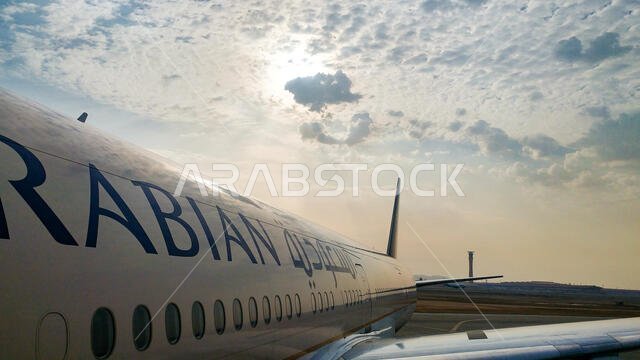 الرياض/المملكة العربية السعودية - 1 مارس: طائرات تستعد للإقلاع من مطار الملك خالد الدولي بالرياض في 1 مارس 2018.