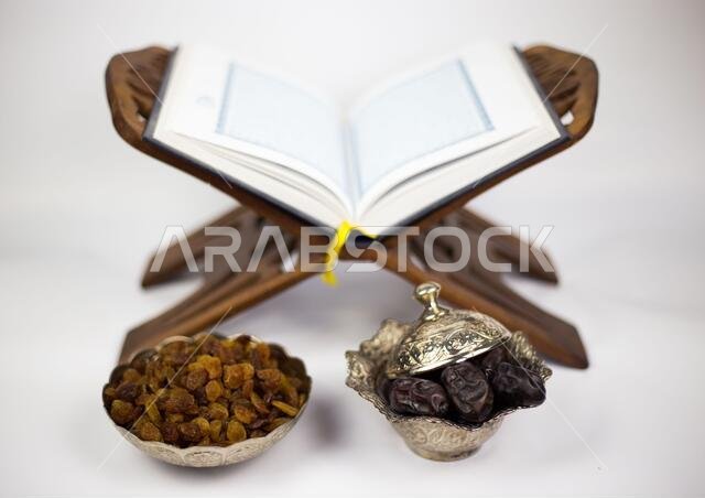طعام رمضان، وهو طعام تقليدي من ثقافة المسلمين يُتناول في ليلة رمضان الكريم، حيث يُعبد الله ويُتناول الطعام بعد غروب الشمس خلال الشهر الفضيل.