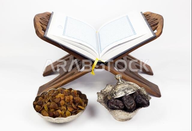 طعام رمضان، وهو طعام تقليدي من ثقافة المسلمين يُتناول في ليلة رمضان الكريم، حيث يُعبد الله ويُتناول الطعام بعد غروب الشمس خلال الشهر الفضيل.