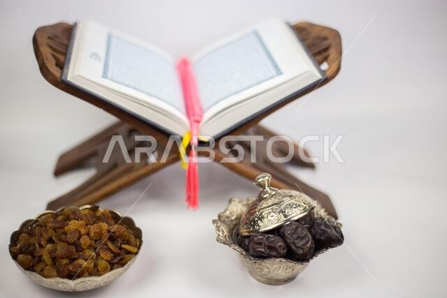 طعام رمضان، وهو طعام تقليدي من ثقافة المسلمين يُتناول في ليلة رمضان الكريم، حيث يُعبد الله ويُتناول الطعام بعد غروب الشمس خلال الشهر الفضيل.
