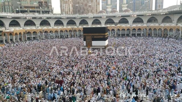 مكة المكرمة، المملكة العربية السعودية، سبتمبر 2016 - تجمع الحجاج المسلمون من جميع أنحاء العالم لأداء العمرة أو الحج في المسجد الحرام بمكة المكرمة، المملكة العربية السعودية