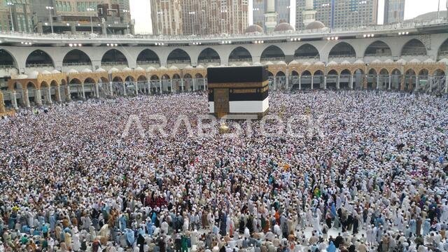 مكة المكرمة، المملكة العربية السعودية، سبتمبر 2016 - تجمع الحجاج المسلمون من جميع أنحاء العالم لأداء العمرة أو الحج في المسجد الحرام بمكة المكرمة، المملكة العربية السعودية