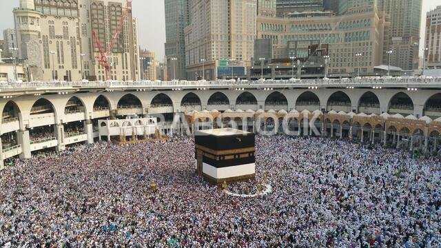 مكة المكرمة، المملكة العربية السعودية، سبتمبر 2016 - تجمع الحجاج المسلمون من جميع أنحاء العالم لأداء العمرة أو الحج في المسجد الحرام بمكة المكرمة، المملكة العربية السعودية