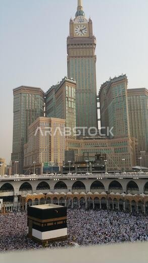 مكة المكرمة، المملكة العربية السعودية، سبتمبر 2016 - تجمع الحجاج المسلمون من جميع أنحاء العالم لأداء العمرة أو الحج في المسجد الحرام بمكة المكرمة، المملكة العربية السعودية