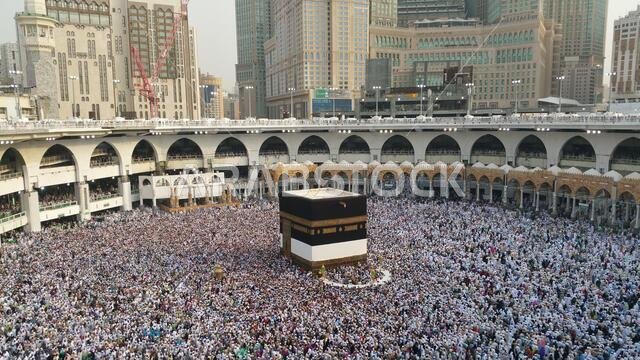 مكة المكرمة، المملكة العربية السعودية، سبتمبر 2016 - تجمع الحجاج المسلمون من جميع أنحاء العالم لأداء العمرة أو الحج في المسجد الحرام بمكة المكرمة، المملكة العربية السعودية