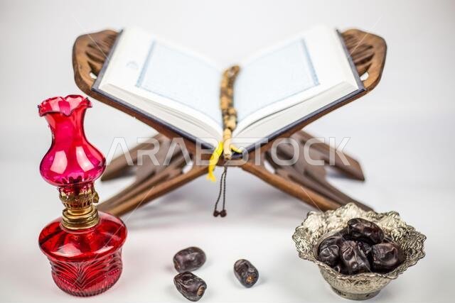 طعام رمضان، وهو طعام تقليدي من ثقافة المسلمين يُتناول في ليلة رمضان الكريم، حيث يُعبد الله ويُتناول الطعام بعد غروب الشمس خلال الشهر الفضيل.