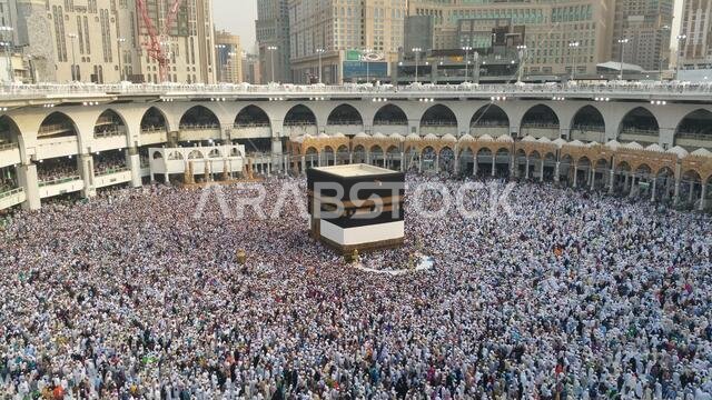 مكة المكرمة، المملكة العربية السعودية، سبتمبر 2016 - تجمع الحجاج المسلمون من جميع أنحاء العالم لأداء العمرة أو الحج في المسجد الحرام بمكة المكرمة، المملكة العربية السعودية