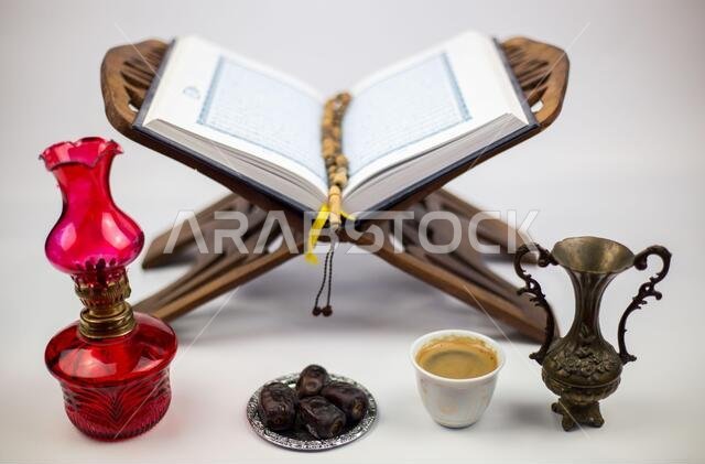 طعام رمضان، وهو طعام تقليدي من ثقافة المسلمين يُتناول في ليلة رمضان الكريم، حيث يُعبد الله ويُتناول الطعام بعد غروب الشمس خلال الشهر الفضيل.