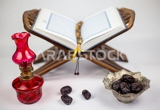 طعام رمضان، وهو طعام تقليدي من ثقافة المسلمين يُتناول في ليلة رمضان الكريم، حيث يُعبد الله ويُتناول الطعام بعد غروب الشمس خلال الشهر الفضيل.