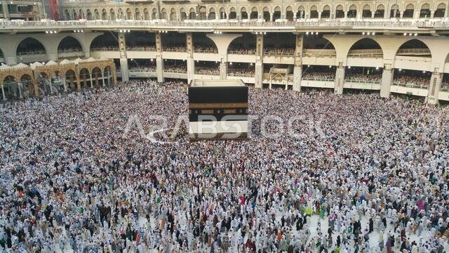 مكة المكرمة، المملكة العربية السعودية، سبتمبر 2016 - تجمع الحجاج المسلمون من جميع أنحاء العالم لأداء العمرة أو الحج في المسجد الحرام بمكة المكرمة، المملكة العربية السعودية