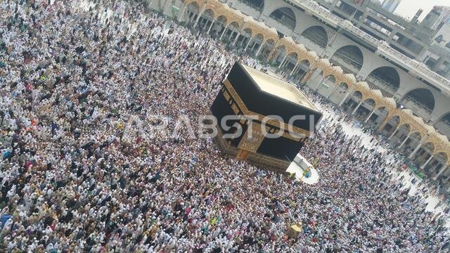 مكة المكرمة، المملكة العربية السعودية، سبتمبر 2016 - تجمع الحجاج المسلمون من جميع أنحاء العالم لأداء العمرة أو الحج في المسجد الحرام بمكة المكرمة، المملكة العربية السعودية