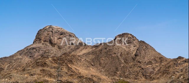 جبل النور في مكة المكرمة، المملكة العربية السعودية. تلقى النبي محمد (صلى الله عليه وسلم) أول وحي له على هذا الجبل.