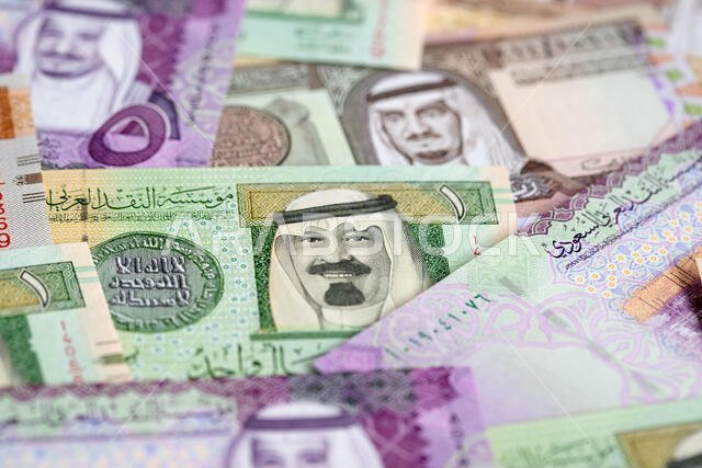مجموعة من الأوراق النقدية من فئة الريال السعودي