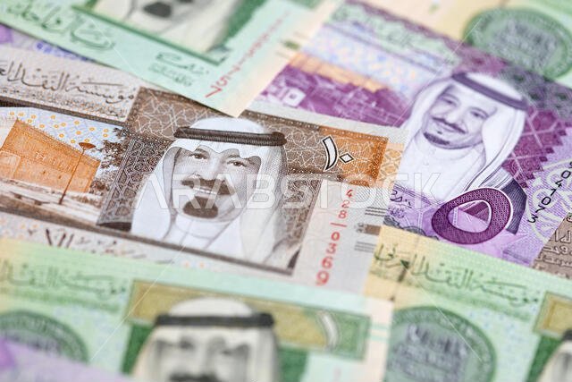 مجموعة من الأوراق النقدية من فئة الريال السعودي مجموعة من الأوراق النقدية من فئة الريال السعودي