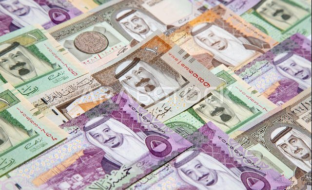 مجموعة من الأوراق النقدية من فئة الريال السعودي