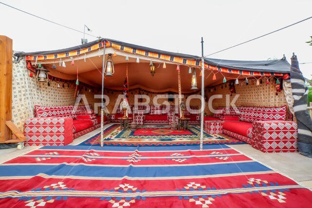 خيمة تخييم عربية تقليدية على الطراز العربي التقليدي