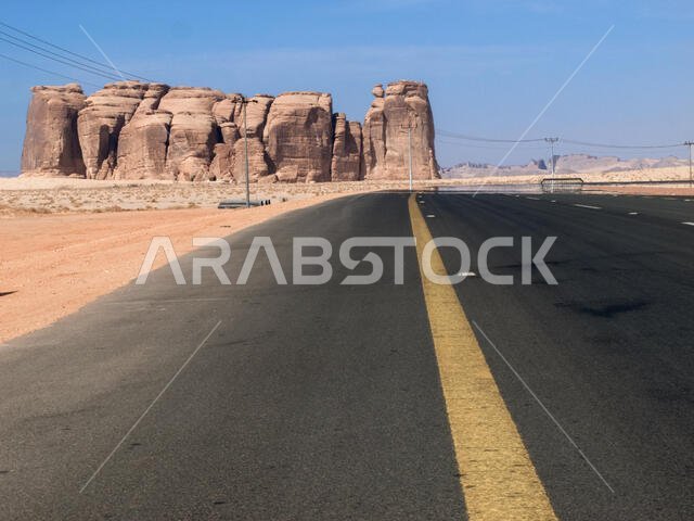 مدائن صالح، موقع أثري يضم مقابر نبطية في المملكة العربية السعودية.
