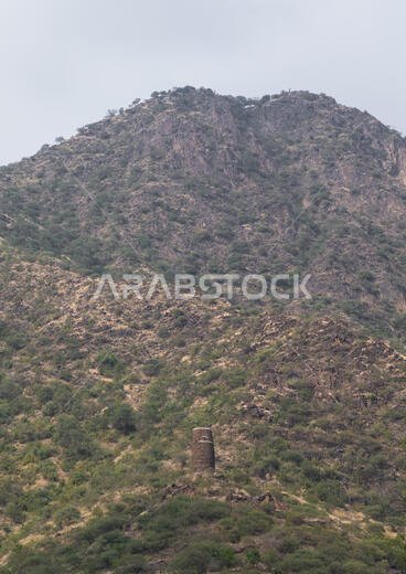 برج مراقبة في الجبل، منطقة عسير، رجال ألما، المملكة العربية السعودية