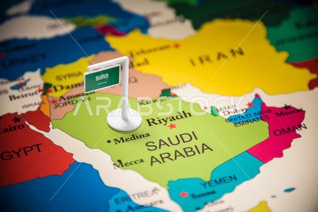 المملكة العربية السعودية مُشار إليها بعلم على الخريطة
