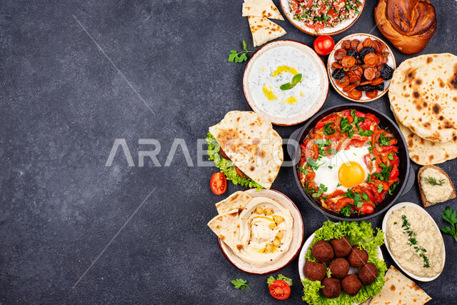 صورة مقربة لمجموعة من اطباق الطعام اللذيذة، وجبة افطار، أكلات عربية، مأكولات عربية، أطباق شعبية، وصفات وأطباق طعام لذيذة، وجبات الطعام اللذيذة والشهية، مطاعم شرقية، مقبلات الطعام اللذيذة، مطاعم للمأكولات العربية الشرقية